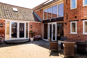 Rear- click for photo gallery